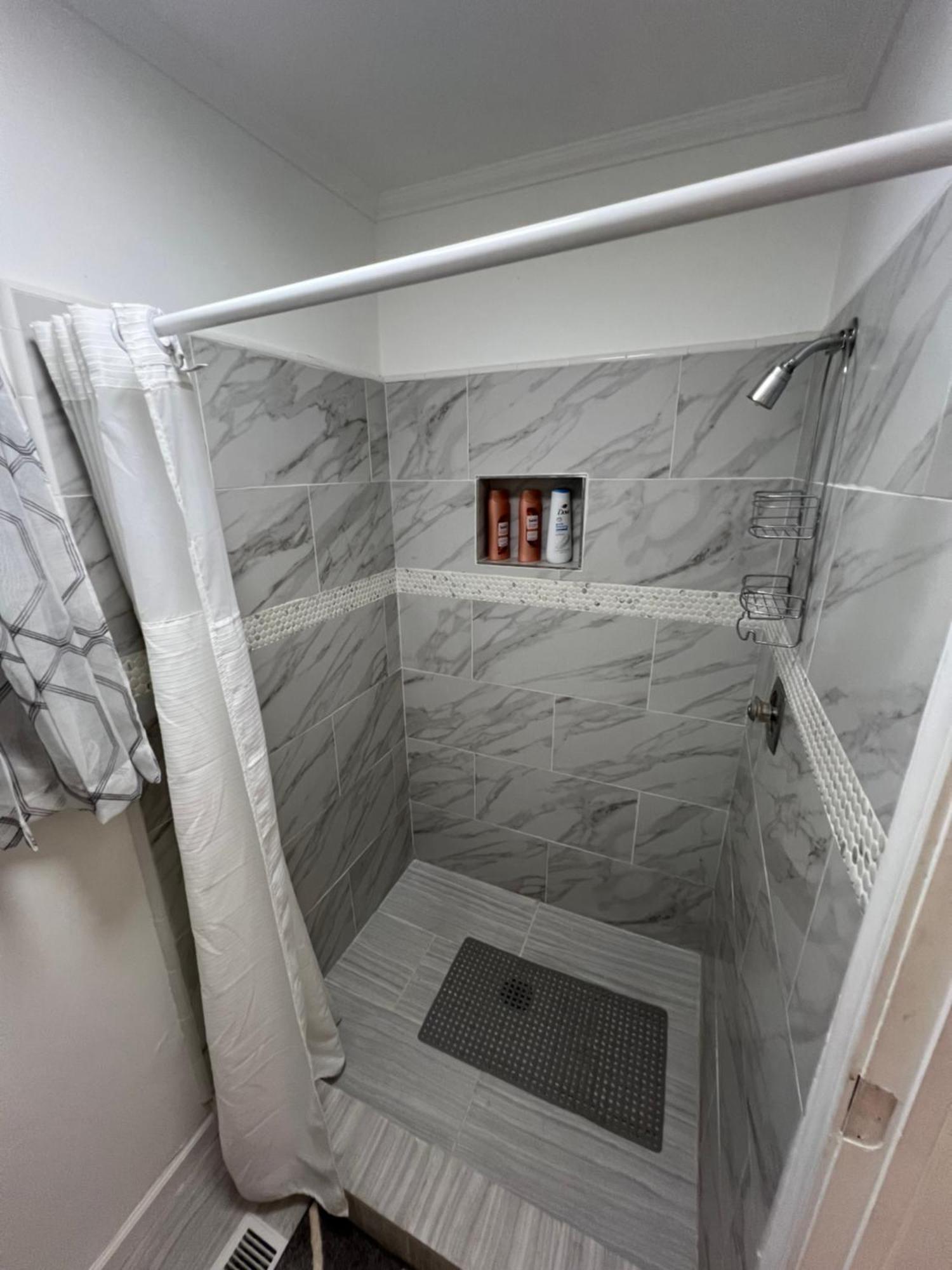 Cozy Private Suite 5 Min From Saint Francis Hospital And Woodland Hills Mall Талса Экстерьер фото